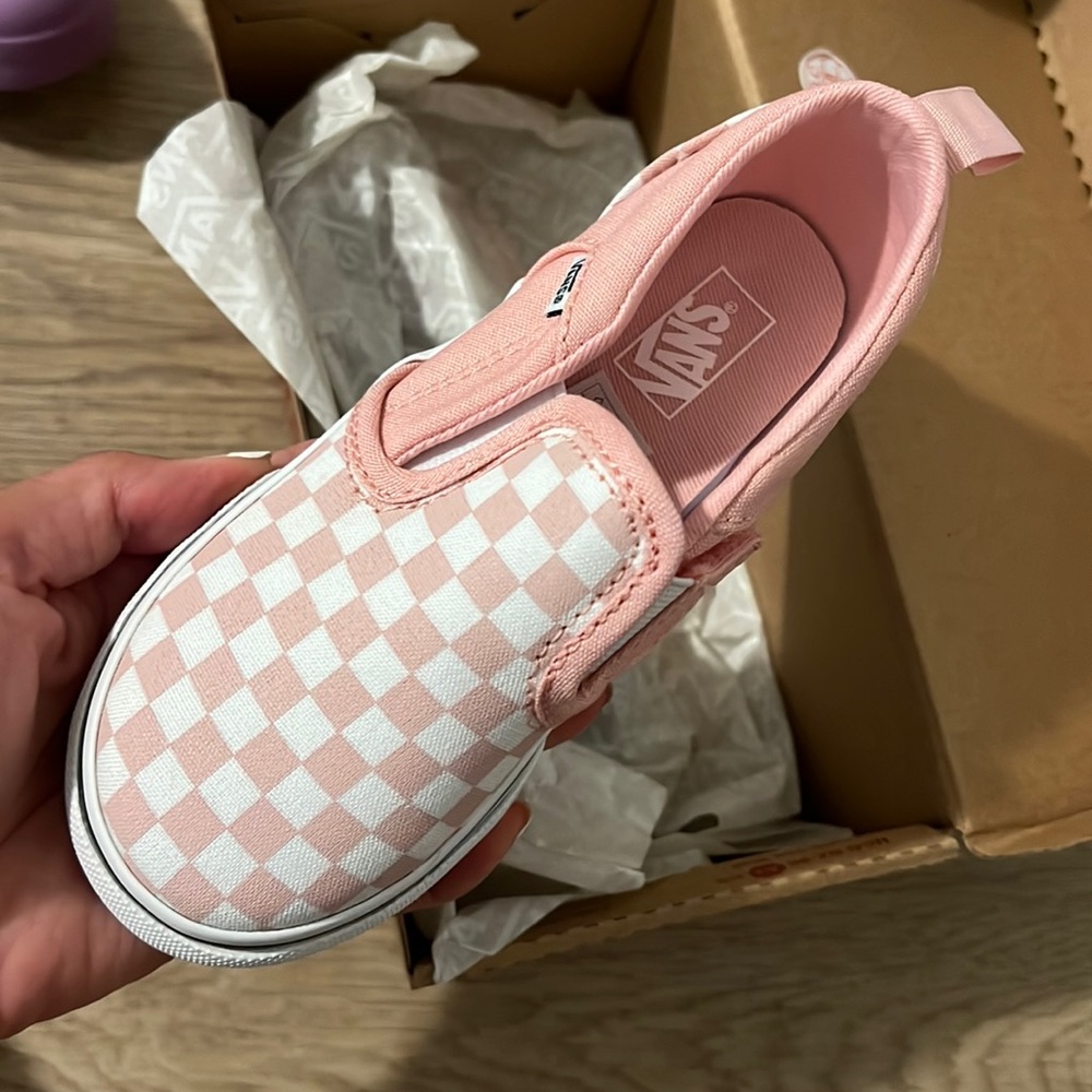 Toddler checkered light pink Vans. NIB. Size 10